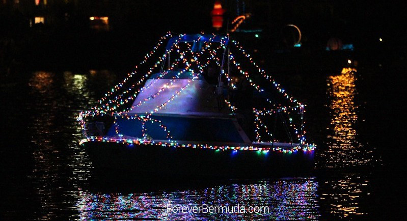 Boat-Parade-Hamilton-Harbour-Bermuda-December-10-2011-1-28 (1)