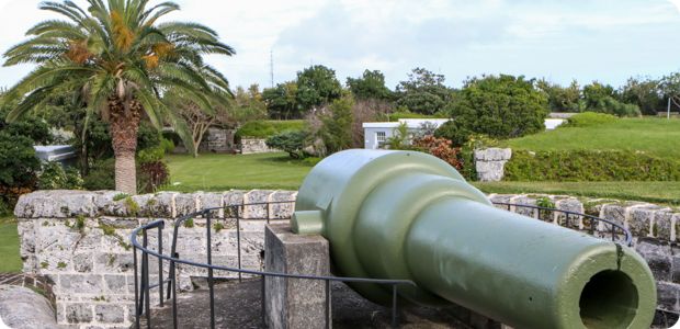 r Fort Hamilton Bermuda