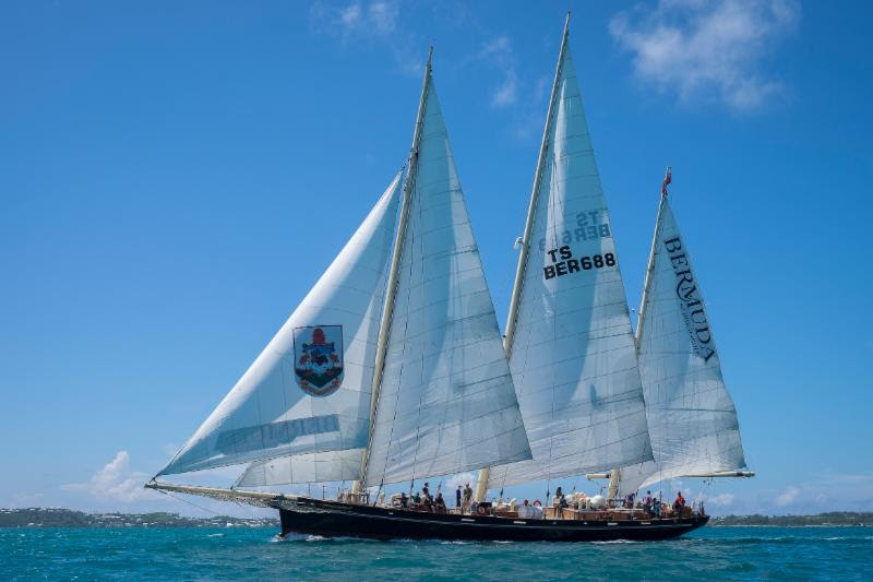 Participating as flagship of the race, the Bermuda Sloop Foundation’s sail training ship, Spirit of Bermuda.