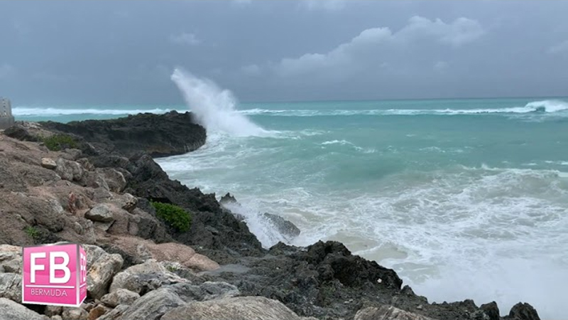 Video: Waves & Wind As Hurricane Larry Passes Bermuda