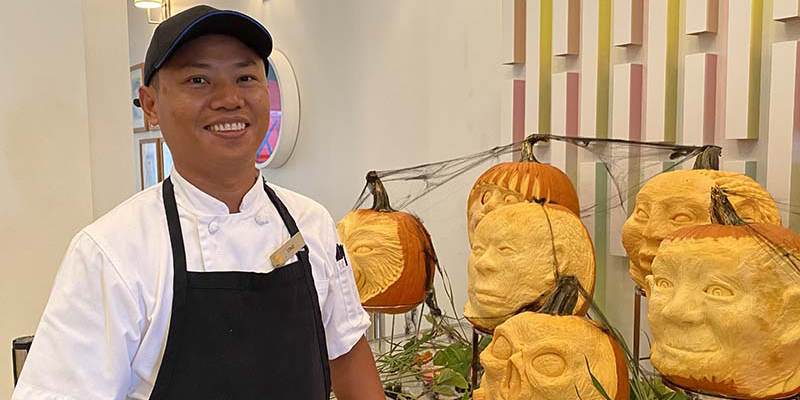 Hamilton Princess Features Halloween Pumpkin Display