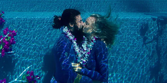 Couple With Bermuda Ties Breaks Underwater Kiss World Record