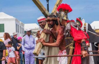 Photos: Walk To Calvary Reenactment